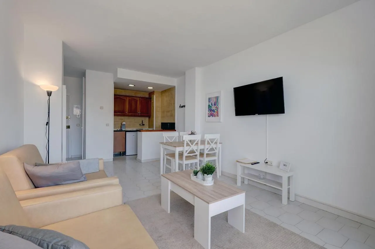 095 - Bright & Comfortable Holiday Apartment With Water Park & Sea Views بينالماذينا إسبانيا