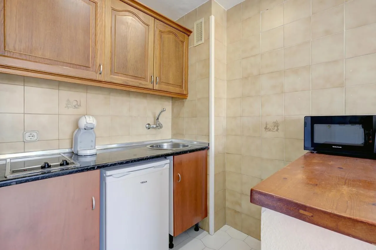 095 - Bright & Comfortable Holiday Apartment With Water Park & Sea Views بينالماذينا