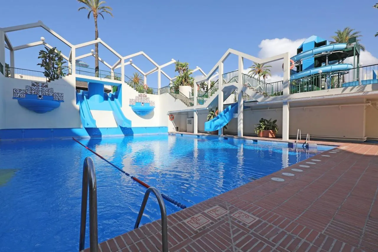 095 - Bright & Comfortable Holiday Apartment With Water Park & Sea Views بينالماذينا