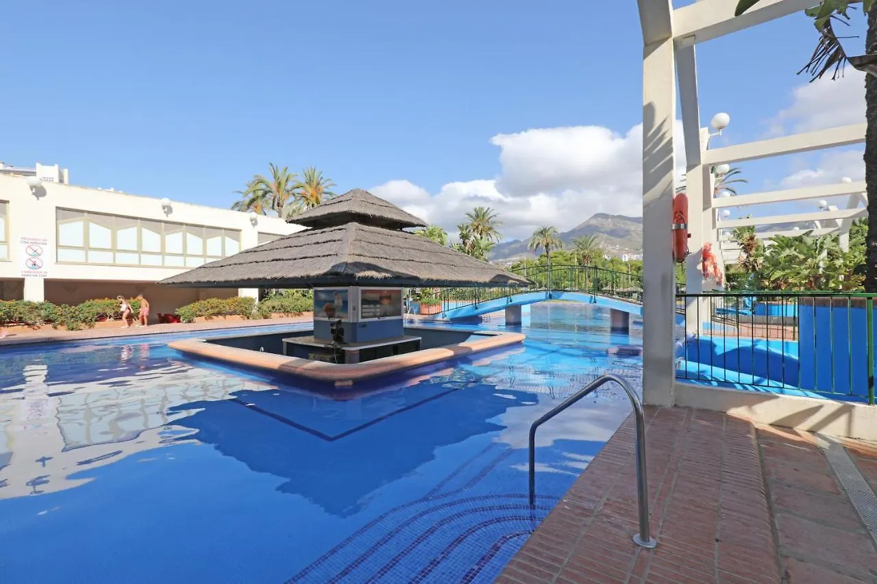 095 - Bright & Comfortable Holiday Apartment With Water Park & Sea Views بينالماذينا