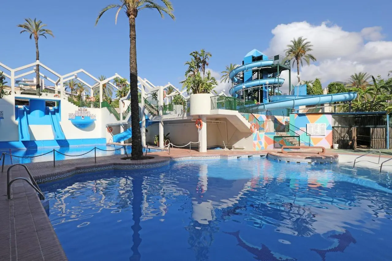 095 - Bright & Comfortable Holiday Apartment With Water Park & Sea Views بينالماذينا